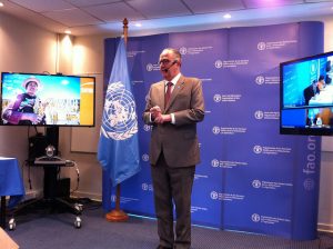 Julio Berdegué, representante de la FAO para América Latina y el Caribe, durante la presentación en Santiago de Chile del Panorama de la Seguridad Alimentaria y Nutricional 2018 de la región, con malas noticias por el incremento del hambre, la desnutrición, el sobrepeso y la obesidad por tercer año consecutivo. Crédito: Orlando Milesi/IPS